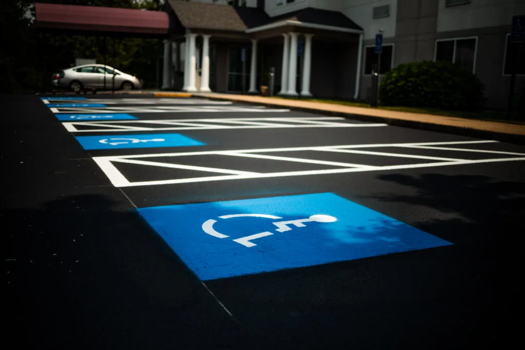 ada parking requirements